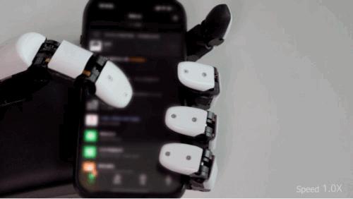 米升网 清华系前腾讯Robotics X核心成员创业，业内首款能“单手玩手机”的灵巧手来了